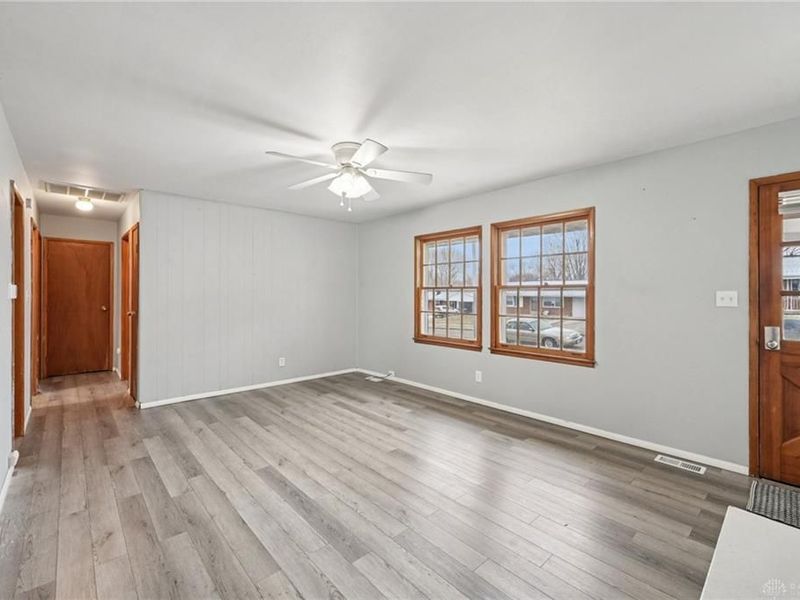 254 Amsterdam Drive, Xenia, OH 45385 Photo 4