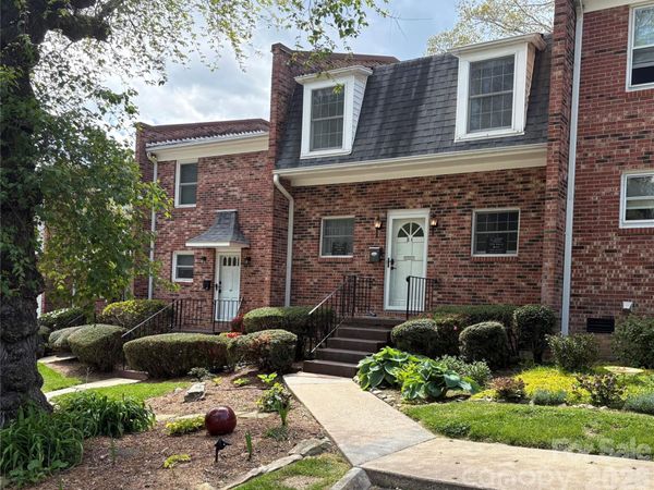 1409 Kensington Road, Unit B-4, Hendersonville, NC 28791