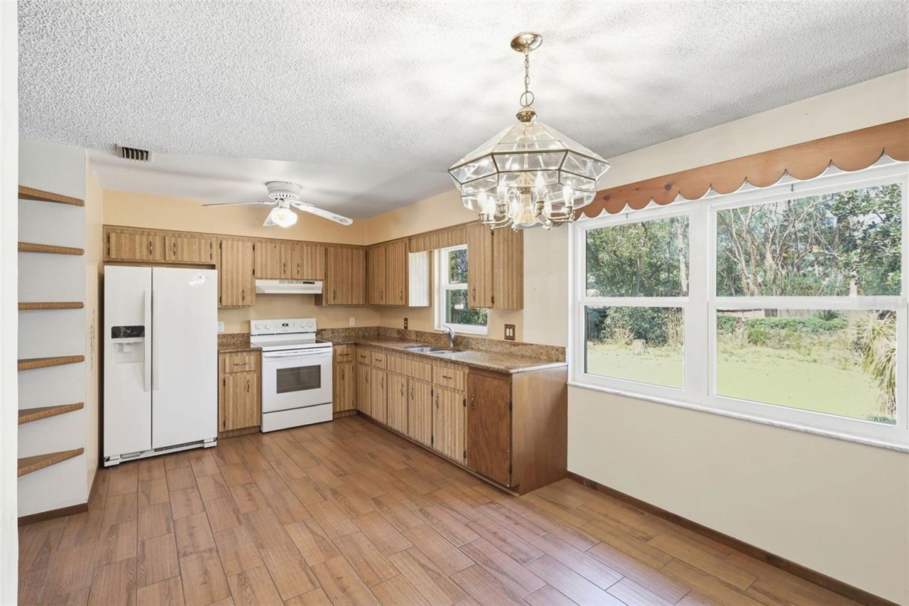 525 Sandy Pines Drive, Orange City, FL 32763 Photo