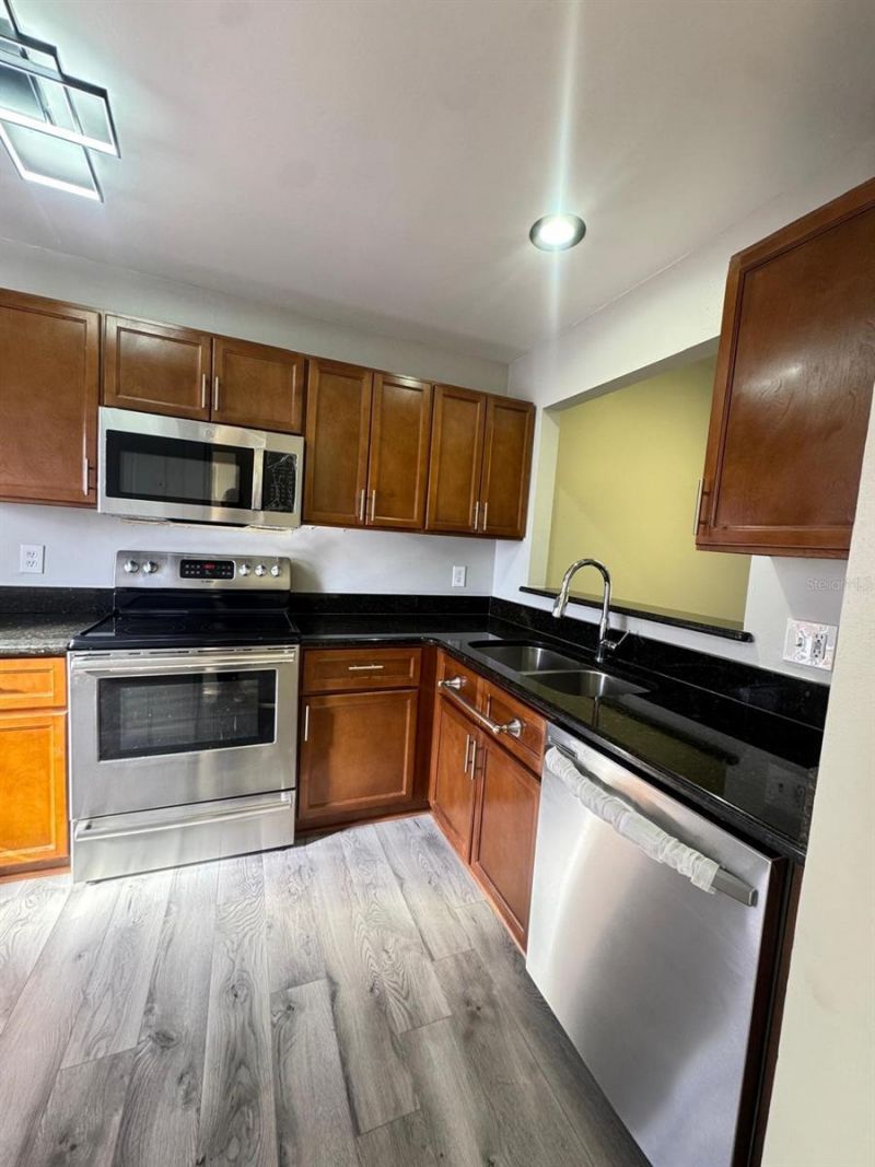 65 Silver Falls Circle, Kissimmee, FL 34743 Photo