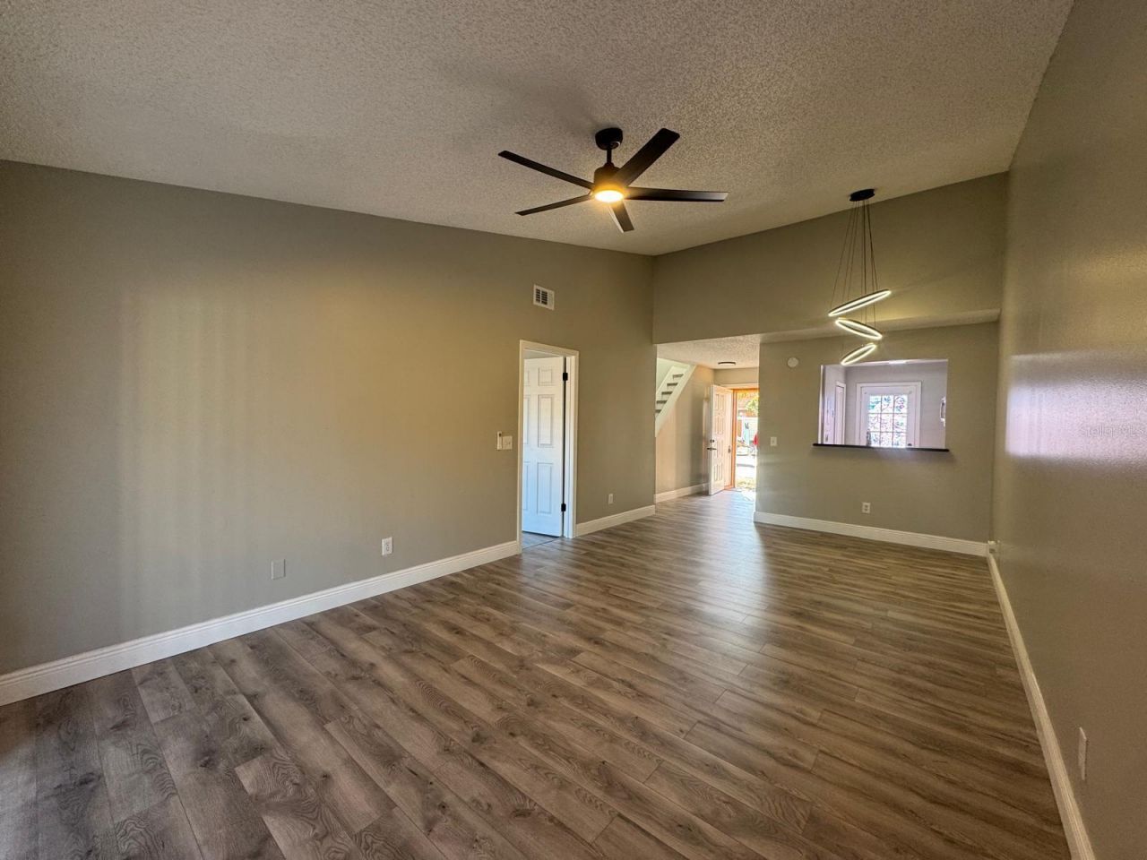 65 Silver Falls Circle, Kissimmee, FL 34743 Photo