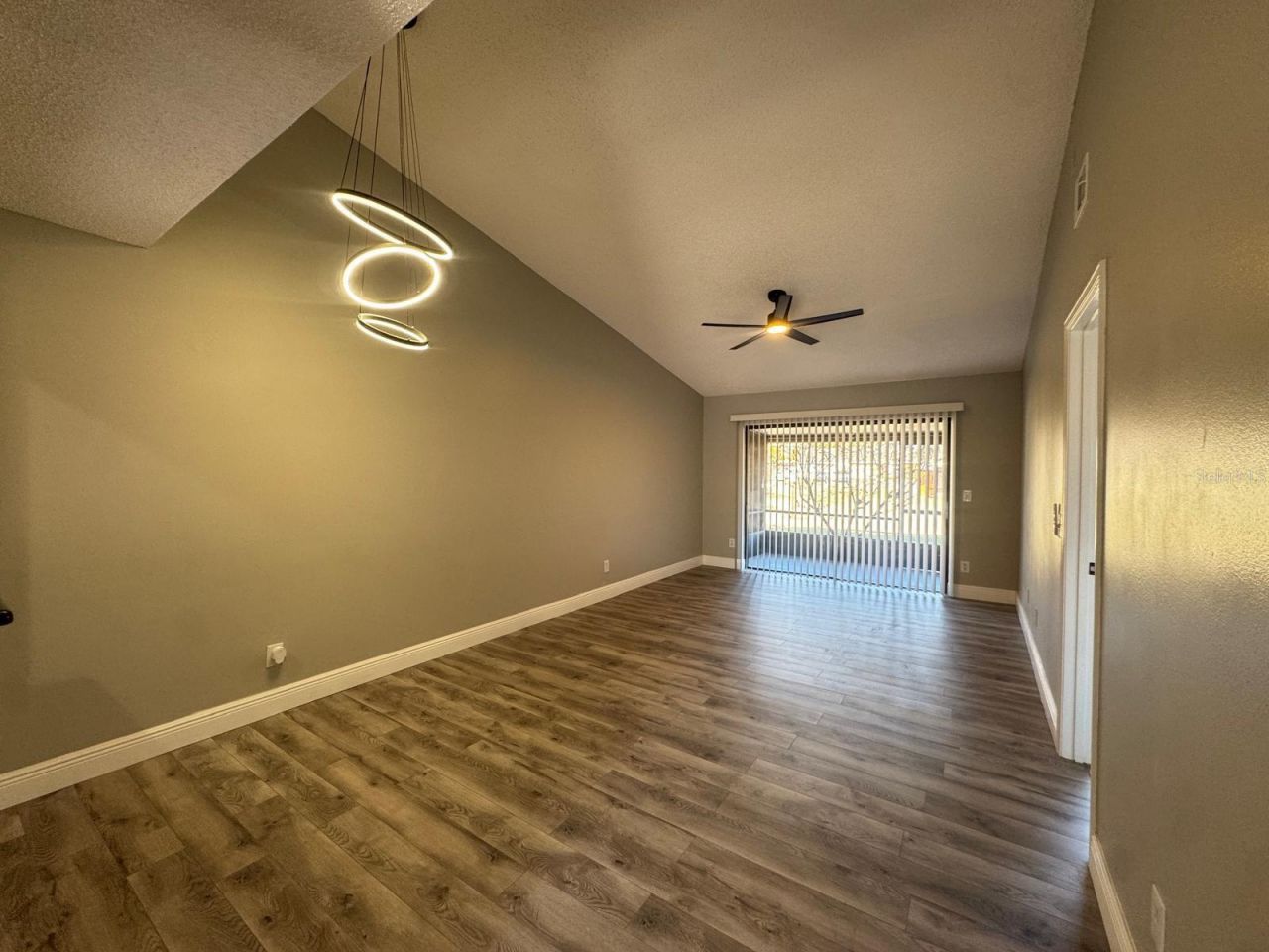 65 Silver Falls Circle, Kissimmee, FL 34743 Photo