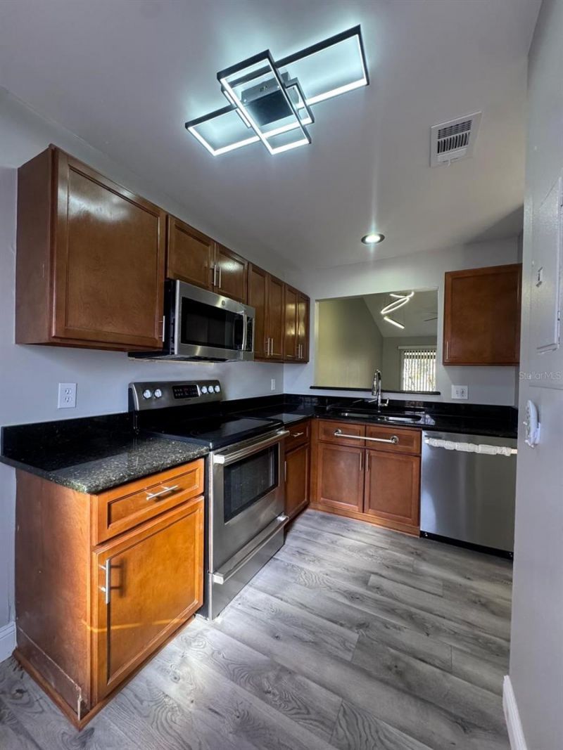 65 Silver Falls Circle, Kissimmee, FL 34743 Photo