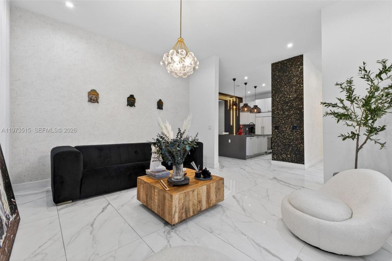 8126 NW 48th Ter, Doral, FL 33166 Photo