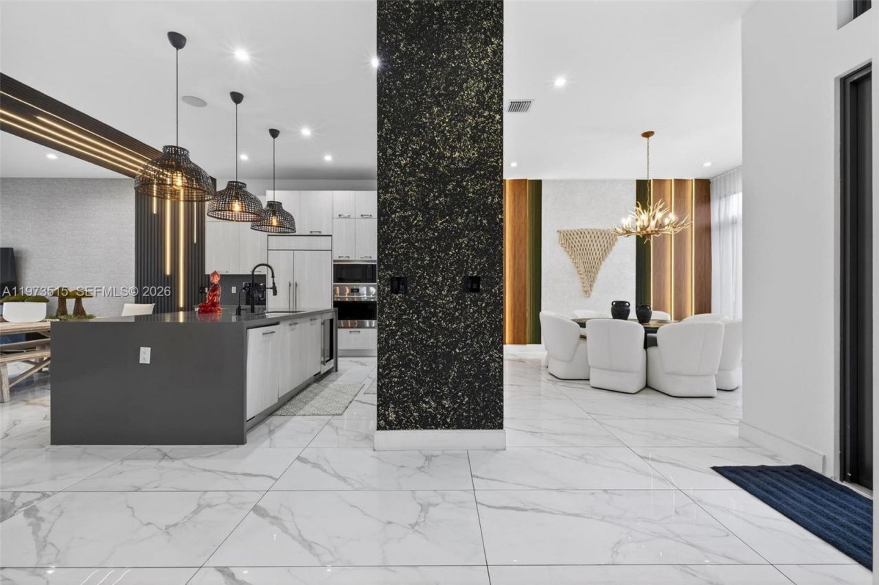 8126 NW 48th Ter, Doral, FL 33166 Photo