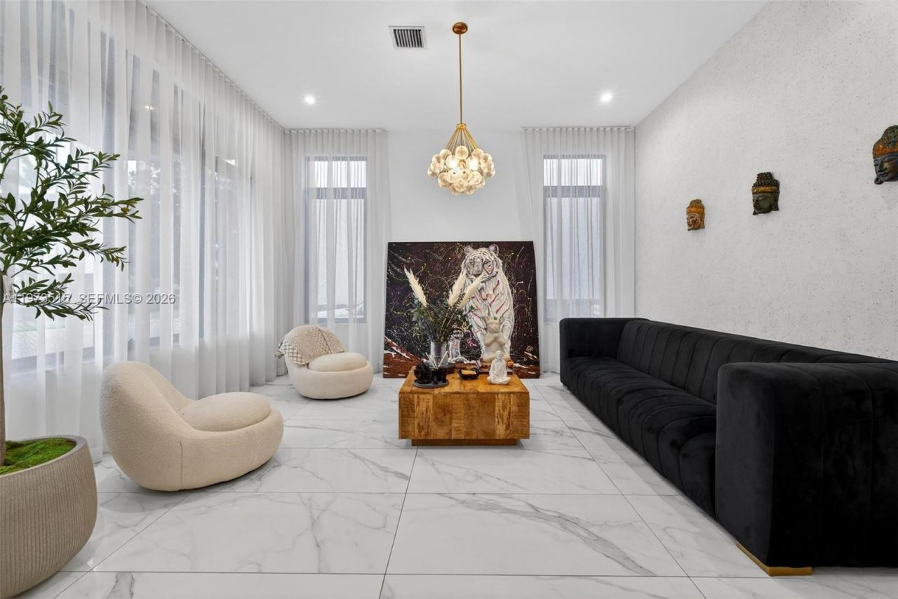 8126 NW 48th Ter, Doral, FL 33166 Photo