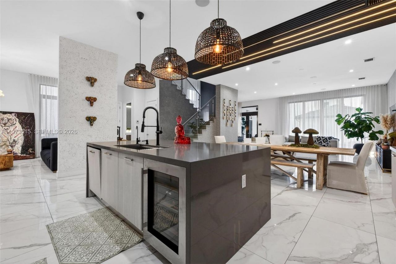 8126 NW 48th Ter, Doral, FL 33166 Photo