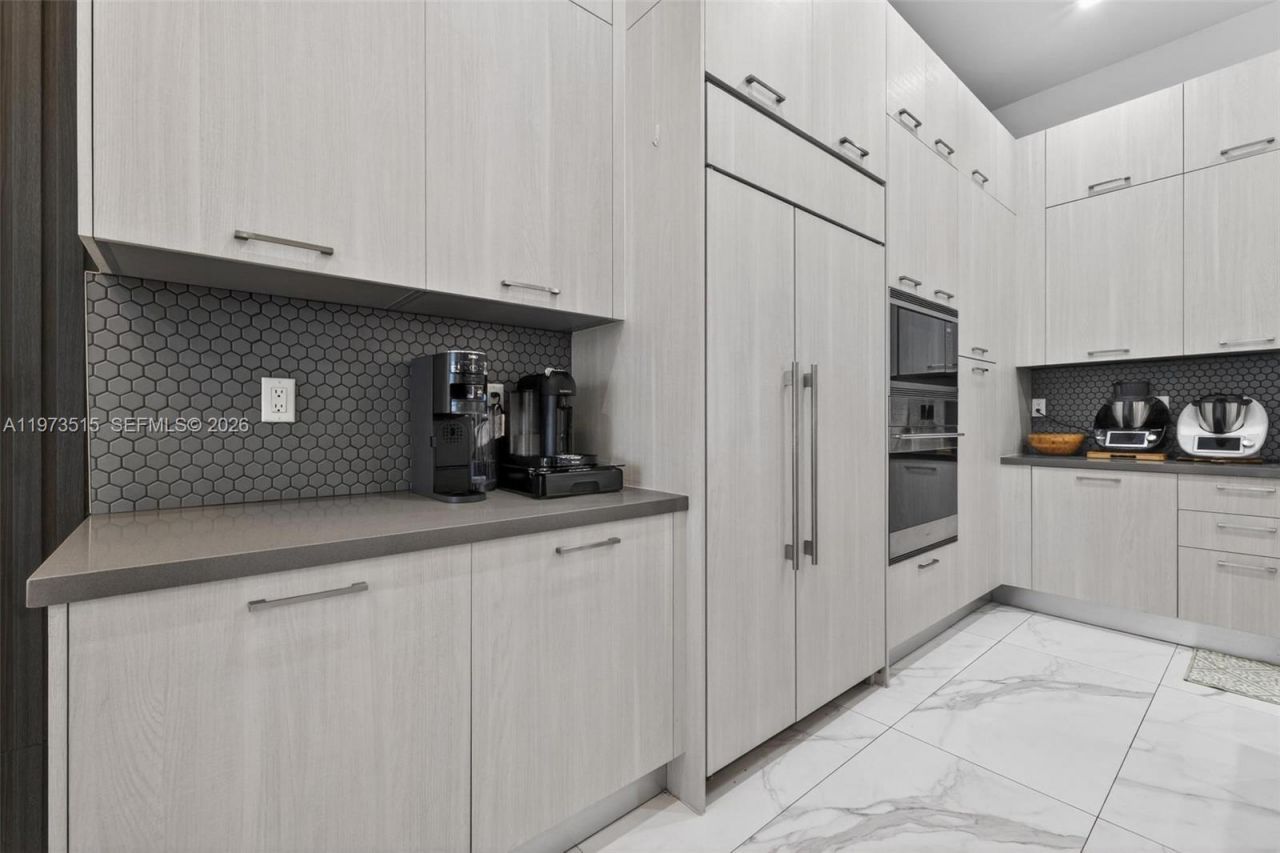 8126 NW 48th Ter, Doral, FL 33166 Photo