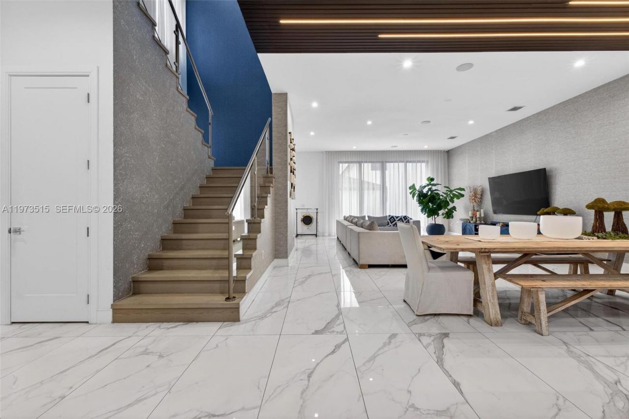 8126 NW 48th Ter, Doral, FL 33166 Photo