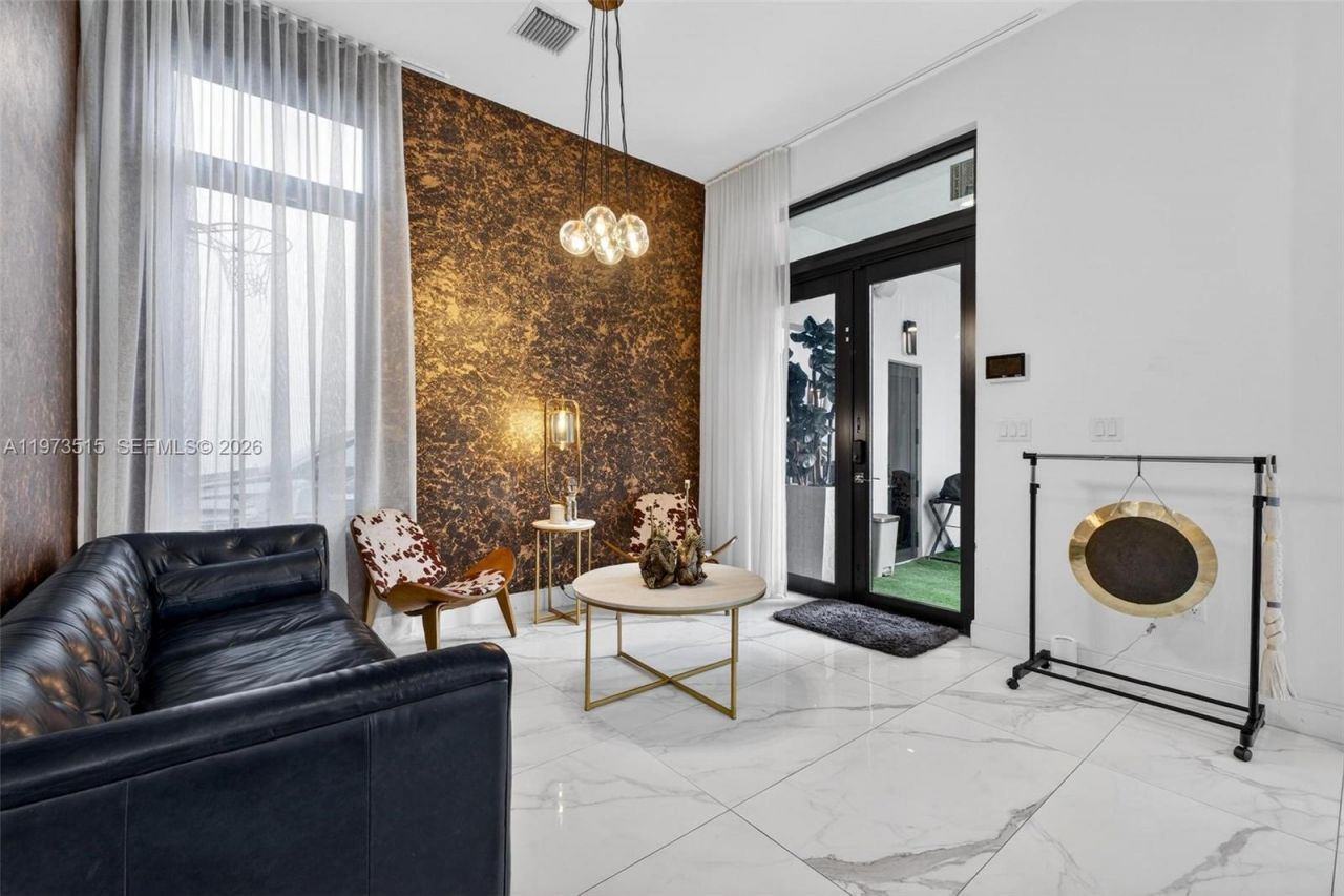 8126 NW 48th Ter, Doral, FL 33166 Photo