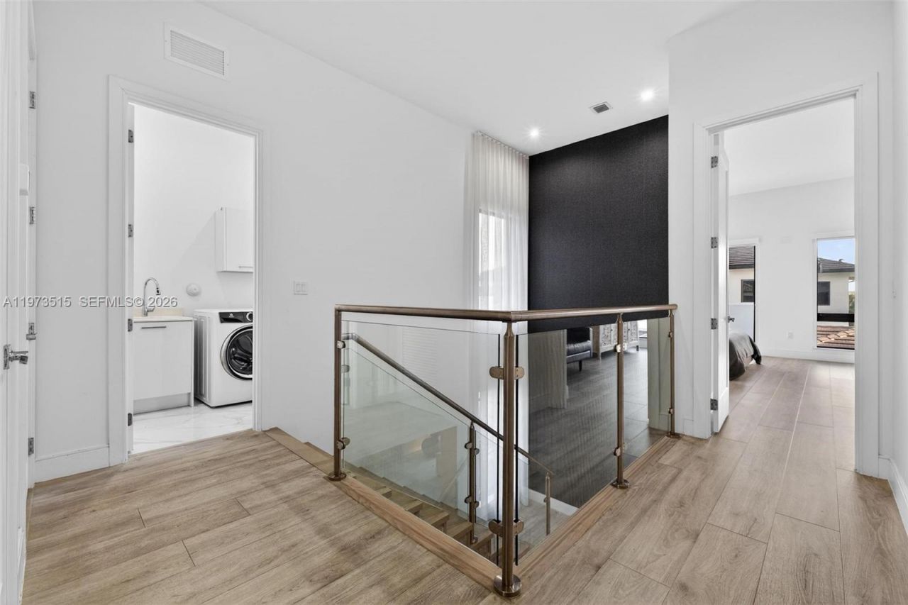 8126 NW 48th Ter, Doral, FL 33166 Photo