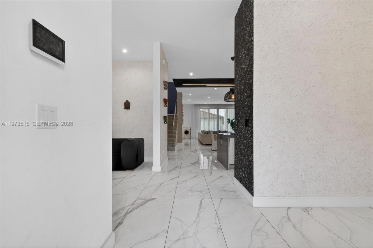 8126 NW 48th Ter, Doral, FL 33166 Photo