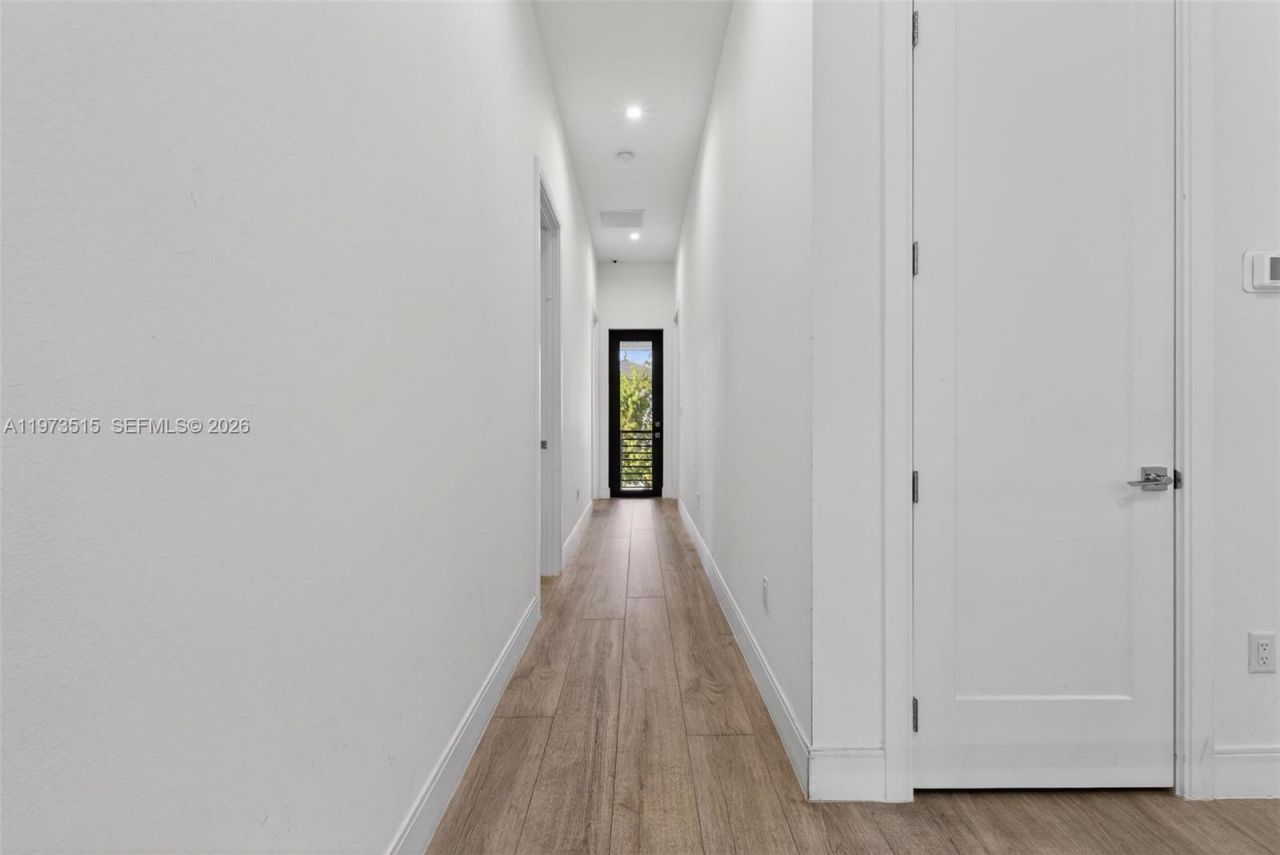 8126 NW 48th Ter, Doral, FL 33166 Photo