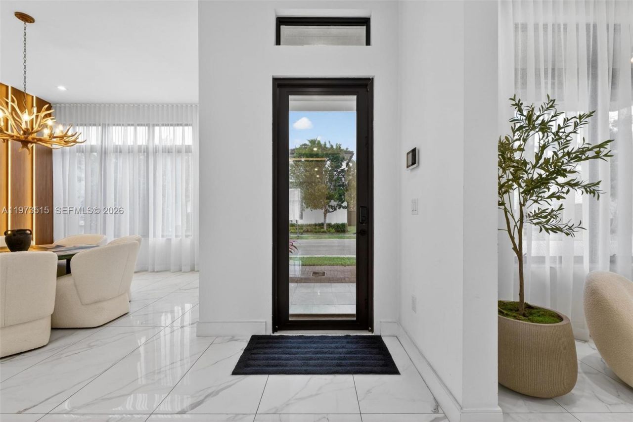 8126 NW 48th Ter, Doral, FL 33166 Photo