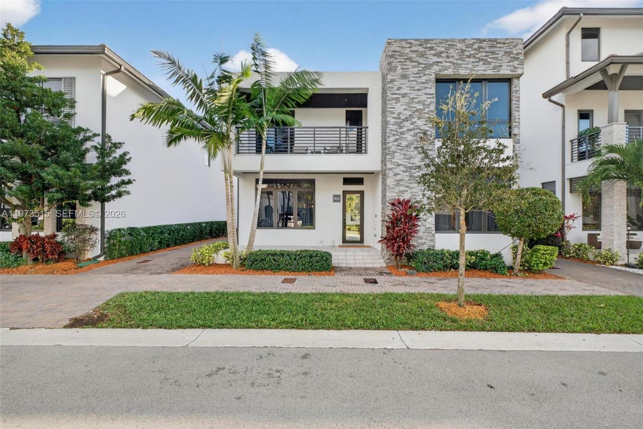 8126 NW 48th Ter, Doral, FL 33166 Photo