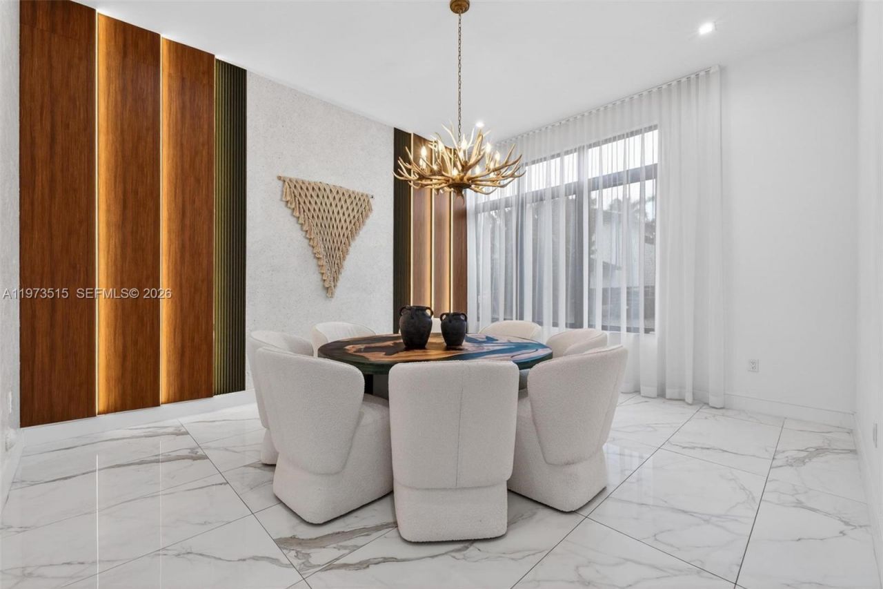 8126 NW 48th Ter, Doral, FL 33166 Photo