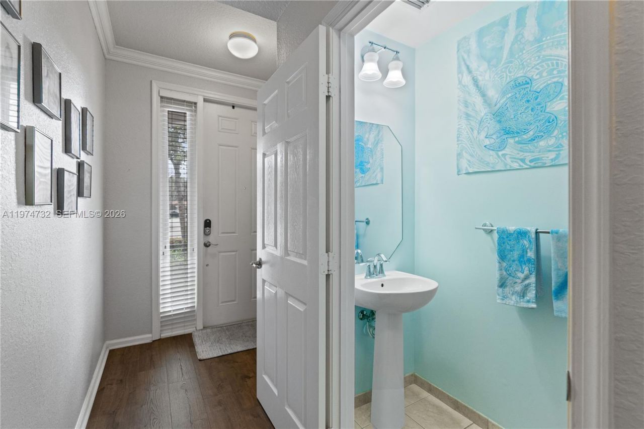 6073 Grand Cypress Cir W, Coconut Creek, FL 33073 Photo