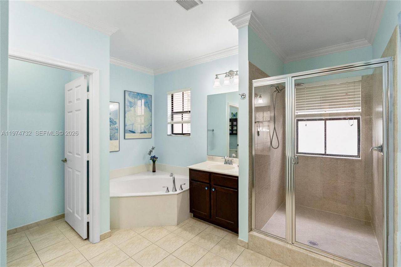 6073 Grand Cypress Cir W, Coconut Creek, FL 33073 Photo