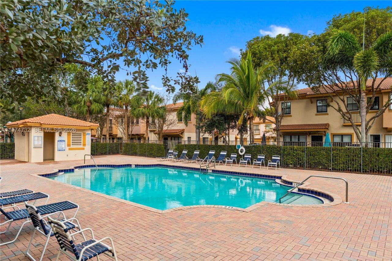 6073 Grand Cypress Cir W, Coconut Creek, FL 33073 Photo