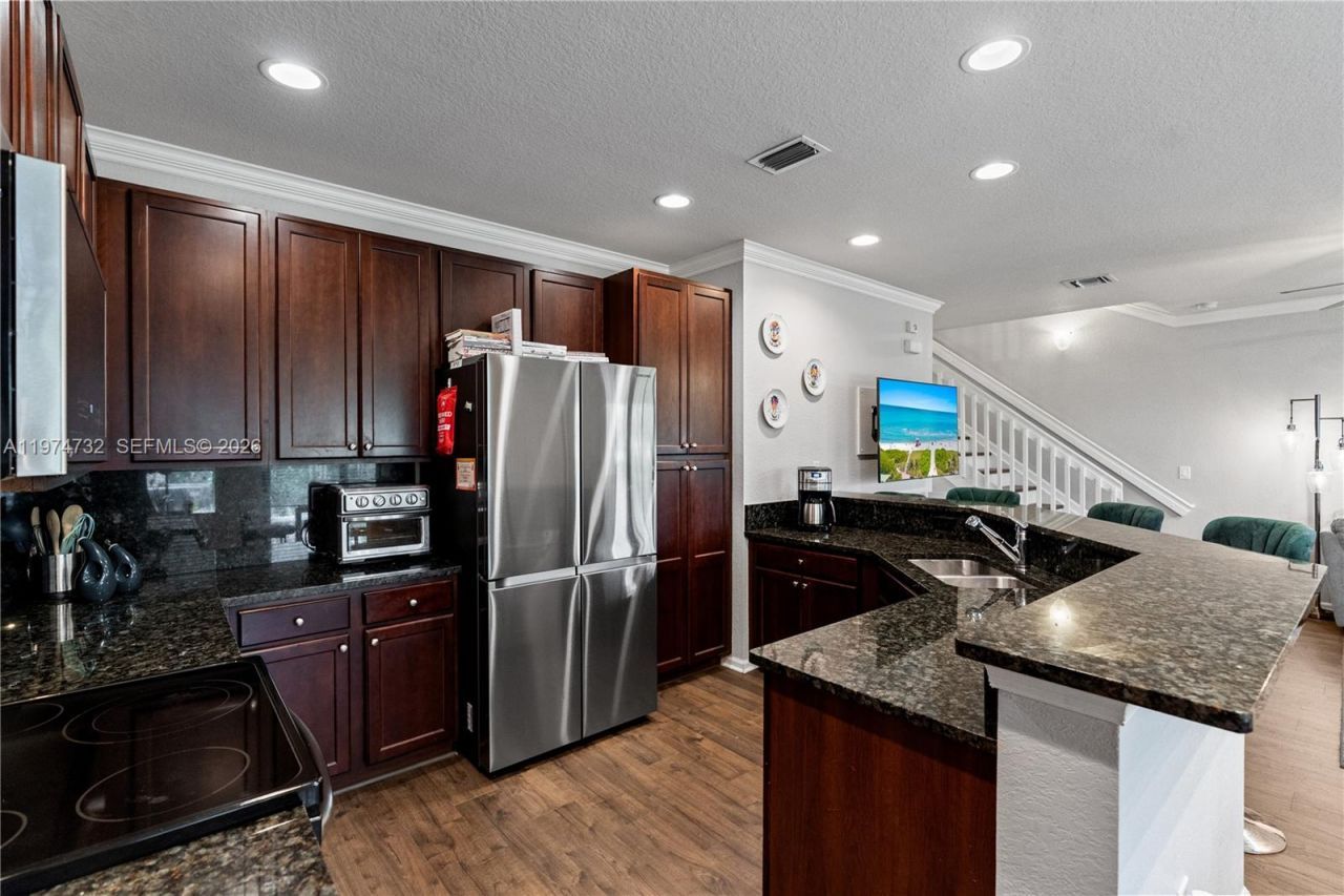 6073 Grand Cypress Cir W, Coconut Creek, FL 33073 Photo