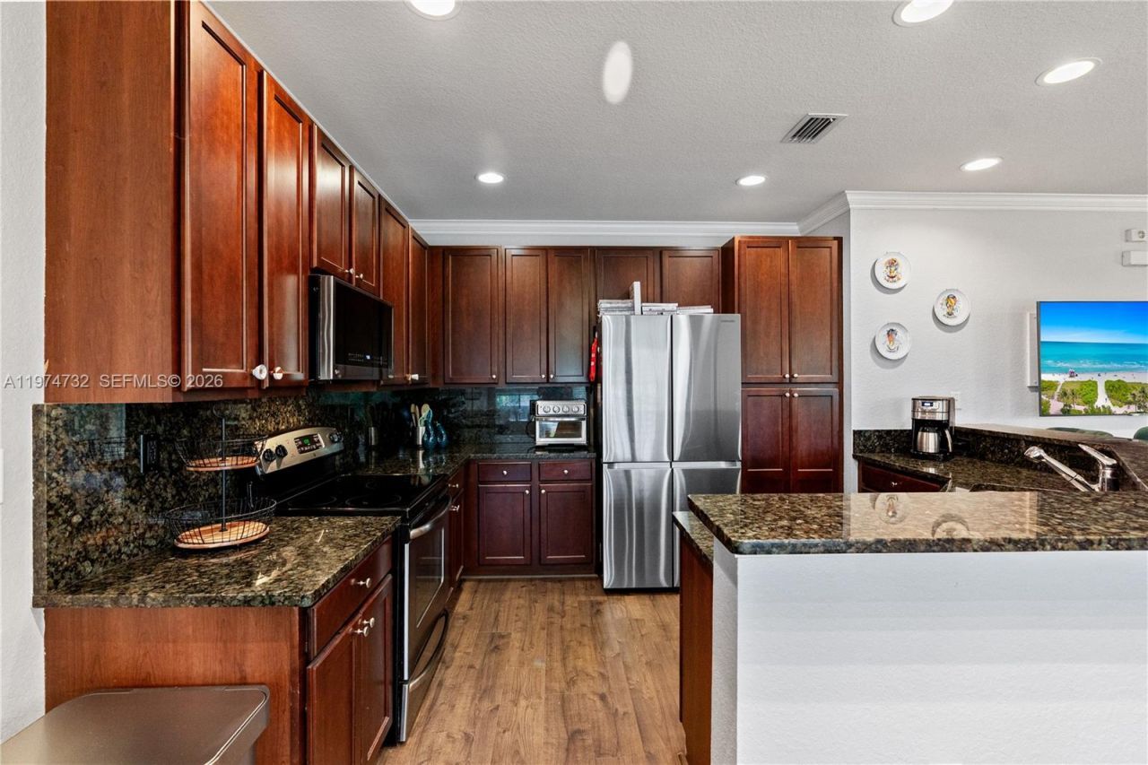 6073 Grand Cypress Cir W, Coconut Creek, FL 33073 Photo