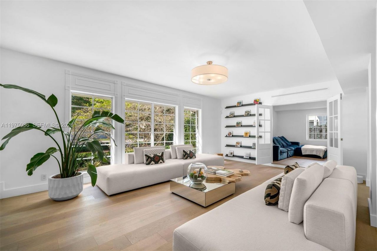 939 W 47th Ct, Miami Beach, FL 33140 Photo