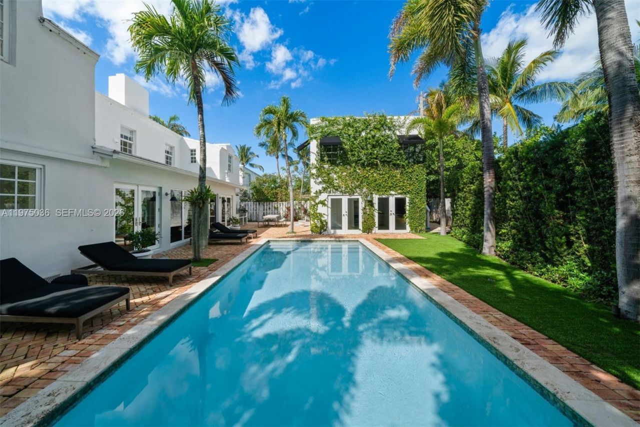 939 W 47th Ct, Miami Beach, FL 33140 Photo