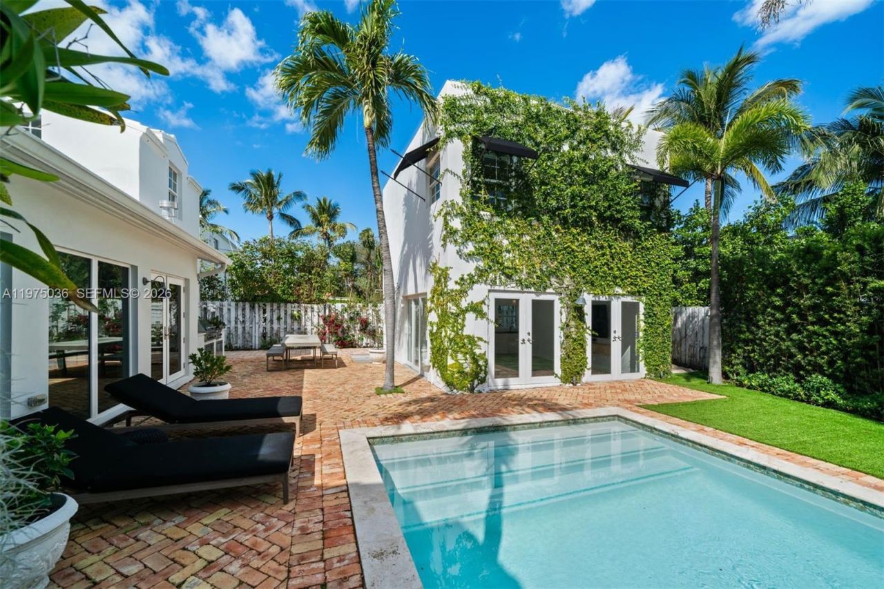 939 W 47th Ct, Miami Beach, FL 33140 Photo