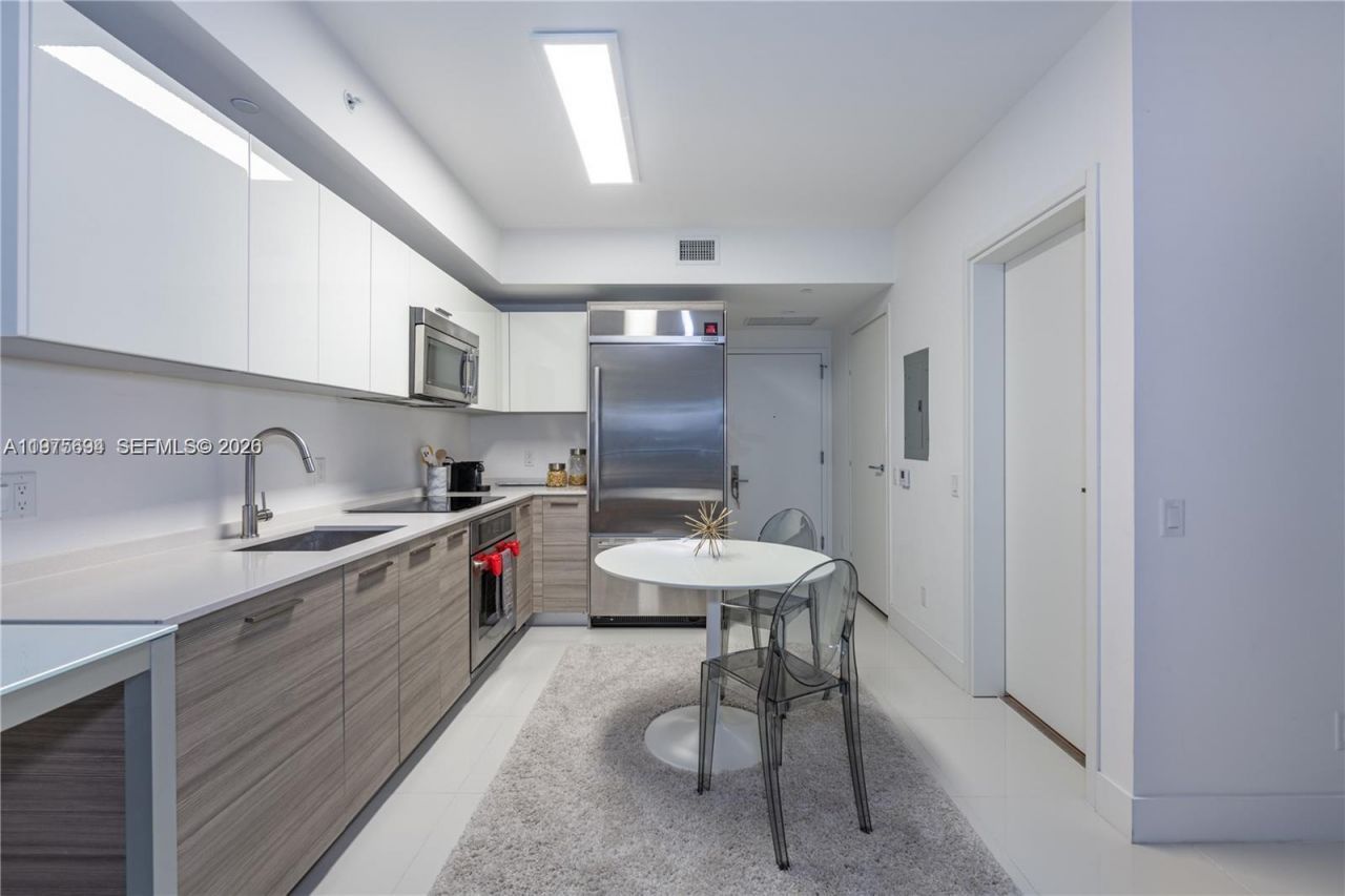 1300 Brickell Bay Dr, Unit 600, Miami, FL 33131 Photo