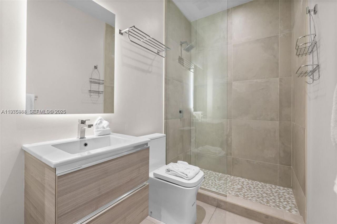 229 SW 9th St , Unit 705, Miami, FL 33130 Photo