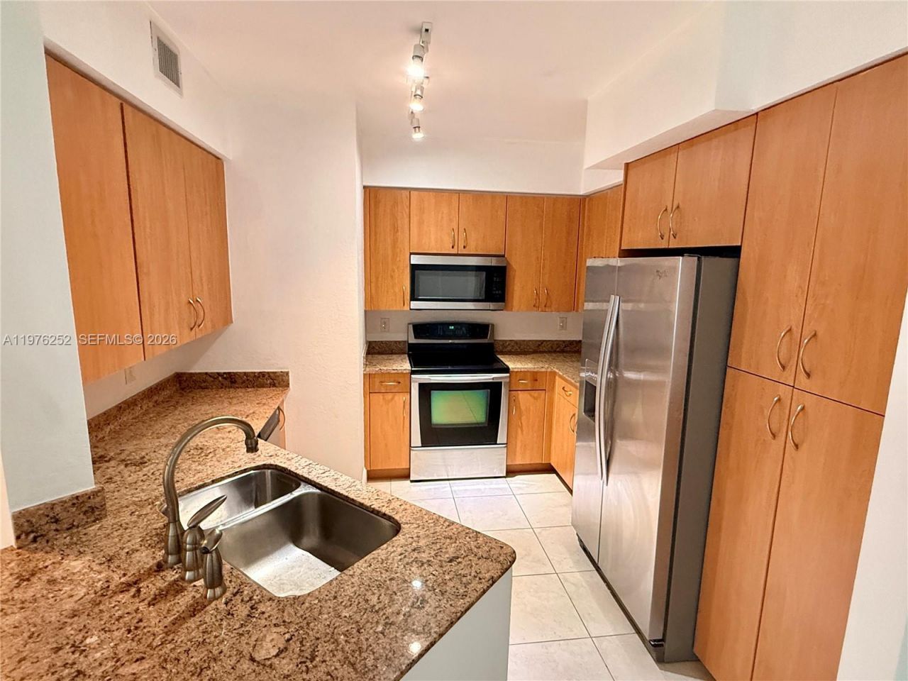 1830 Radius Dr , Unit 817, Hollywood, FL 33020 Photo