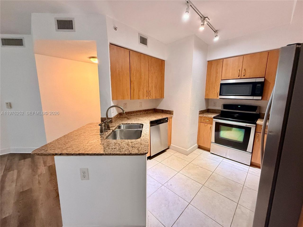 1830 Radius Dr , Unit 817, Hollywood, FL 33020 Photo
