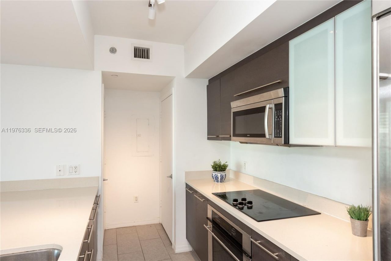 500 Brickell Av, Unit 1505, Miami, FL 33131 Photo