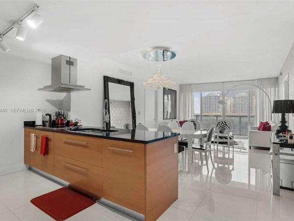 495 Brickell Ave , Unit 805, Miami, FL 33131