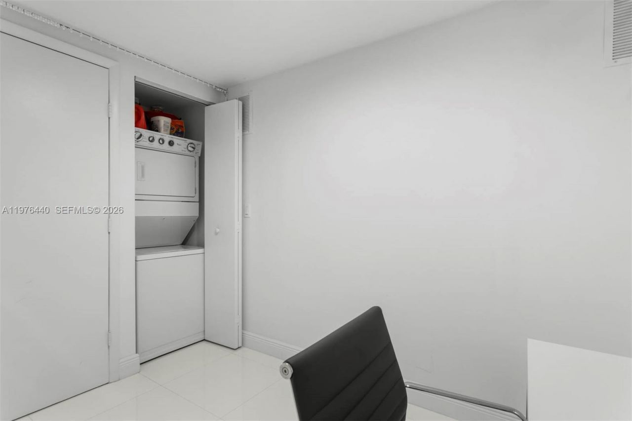 495 Brickell Ave , Unit 805, Miami, FL 33131 Photo