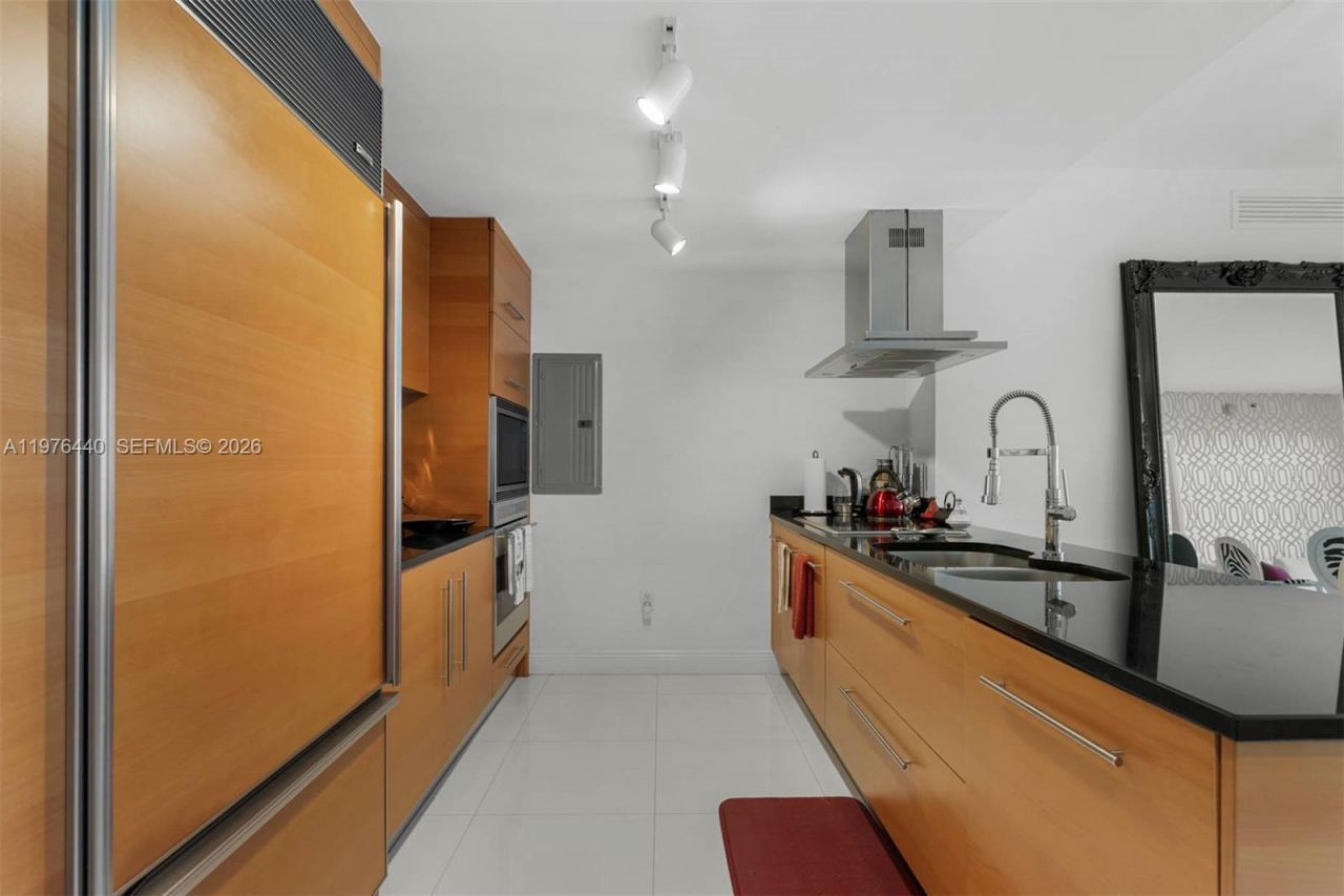 495 Brickell Ave , Unit 805, Miami, FL 33131 Photo