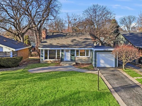 3609 Central Street , Evanston, IL 60201