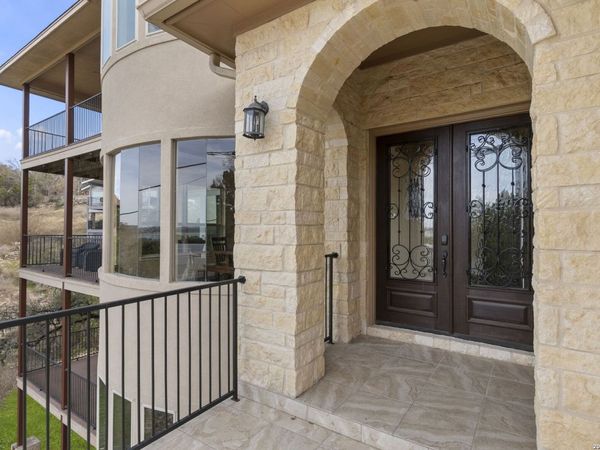502 Cindy Dr, Canyon Lake, TX 78133