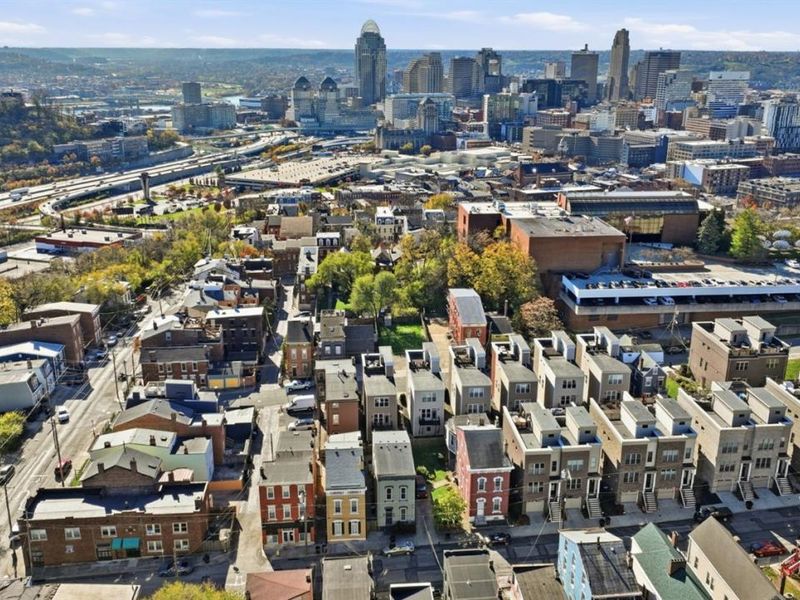 546 Slack Street, Cincinnati, OH 45202 Photo 2