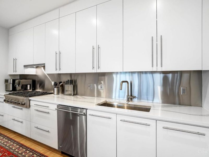 2801 Erie Avenue, Unit 202, Cincinnati, OH 45208 Photo 23