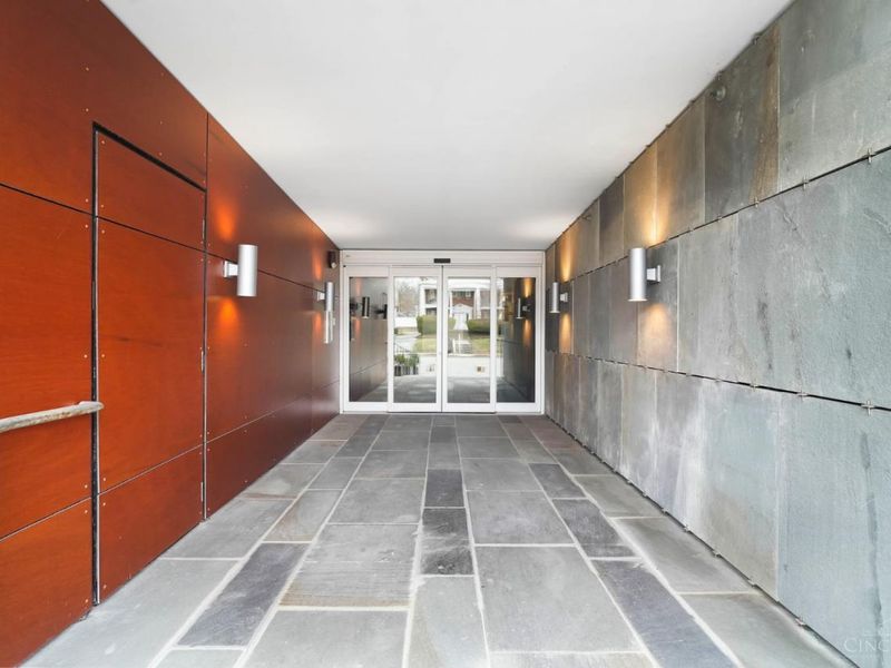 2801 Erie Avenue, Unit 202, Cincinnati, OH 45208 Photo 5