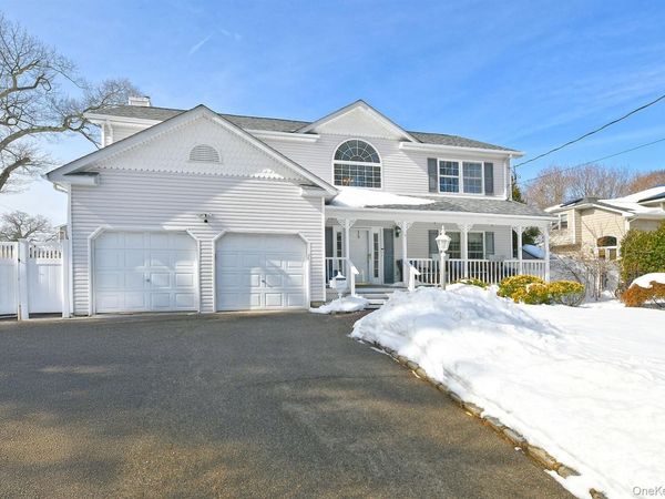 312 Cambon Avenue, Saint James, NY 11780