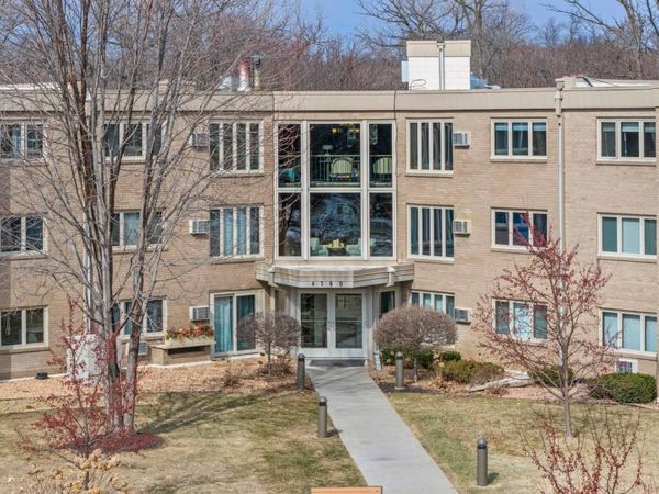 4360 Brookside Court, Unit 304, Edina, MN 55436