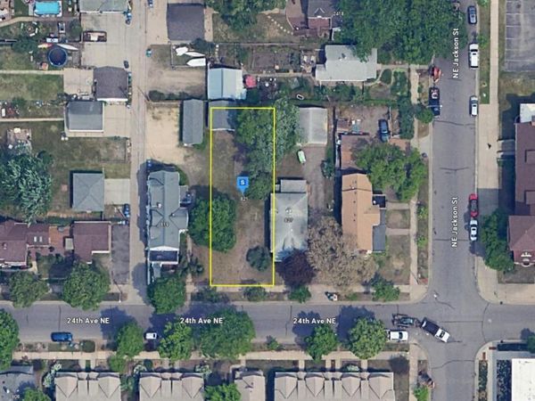 823 24th Avenue NE, Minneapolis, MN 55418