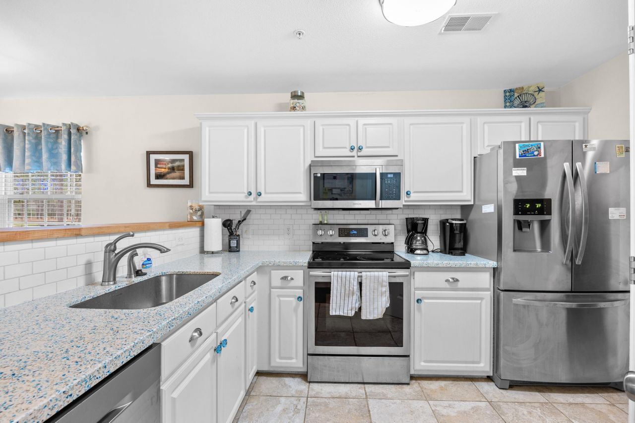 1135 Blue Stem Dr. Photo 4