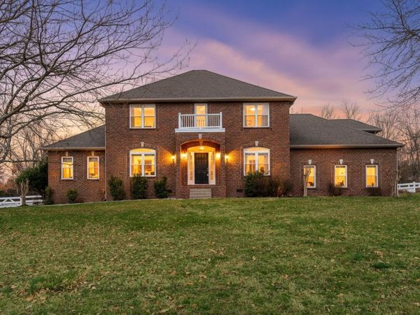 717 E Meadows Dr, Mount Juliet, TN 37122