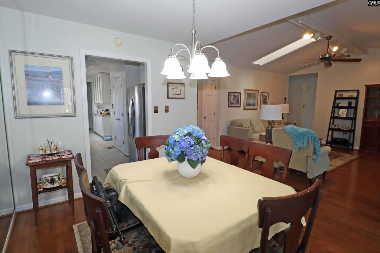 605 Ashwood Circle  Photo 10