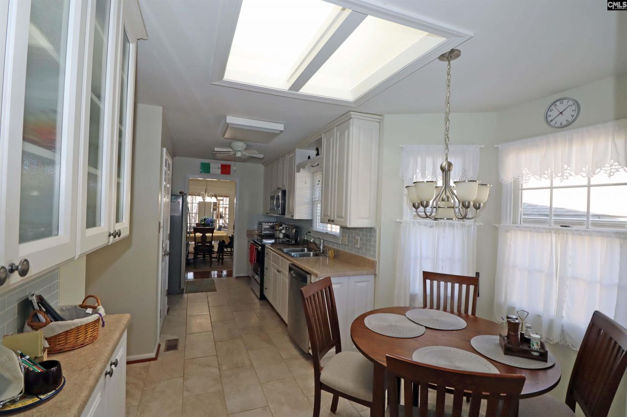 605 Ashwood Circle  Photo 11