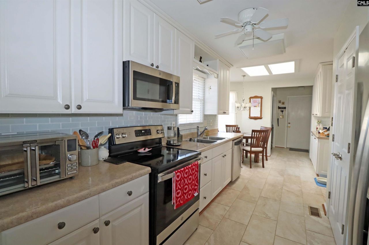 605 Ashwood Circle  Photo 12