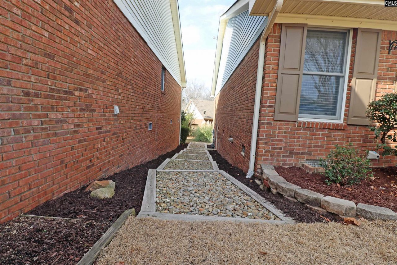 605 Ashwood Circle  Photo 33